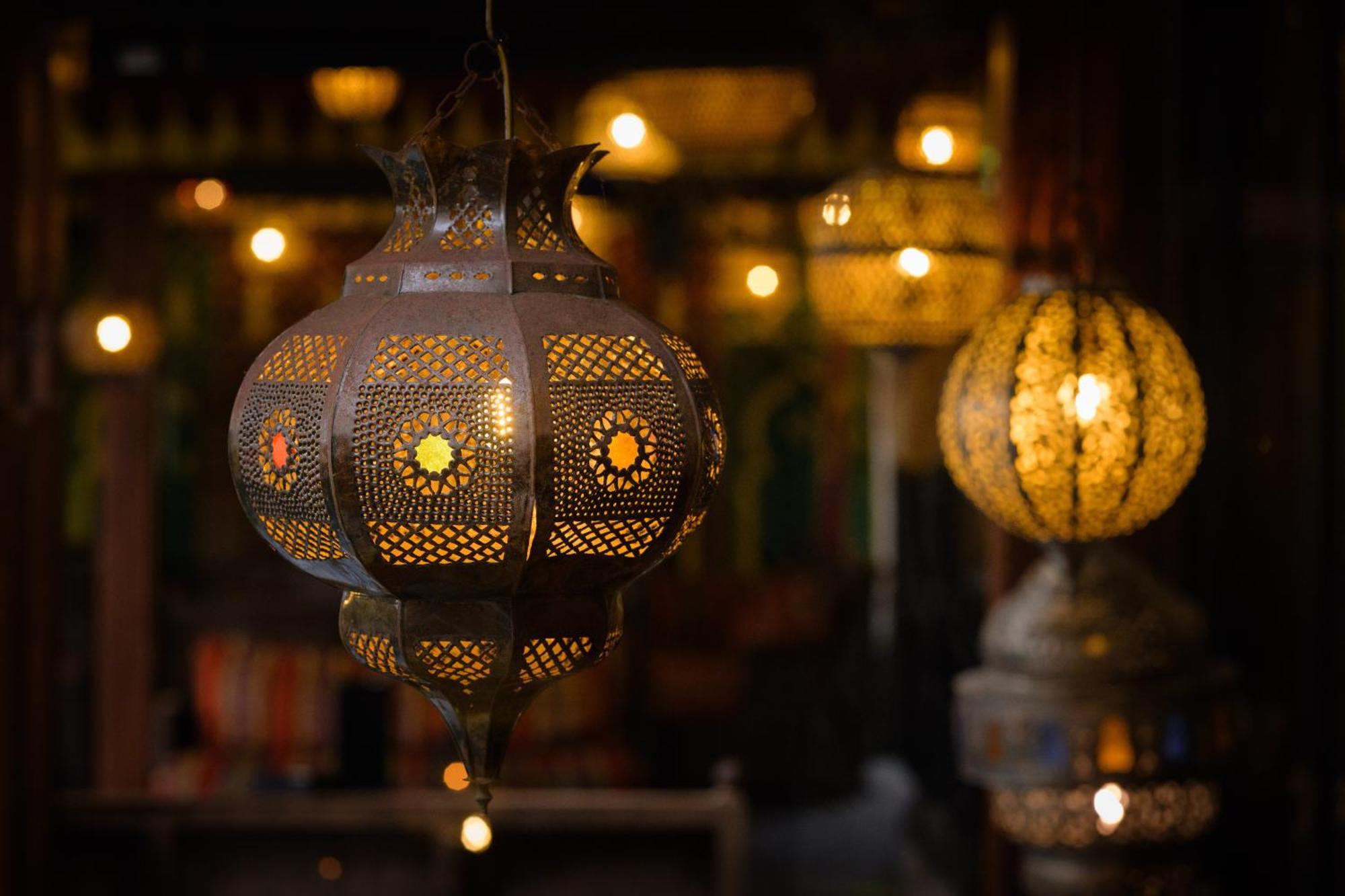 เครซีแบร์ โฮเต็ล เบคอนฟิลด์ Hotel บีคอนส์ฟิลด์ ภายนอก รูปภาพ A Moroccan lantern
