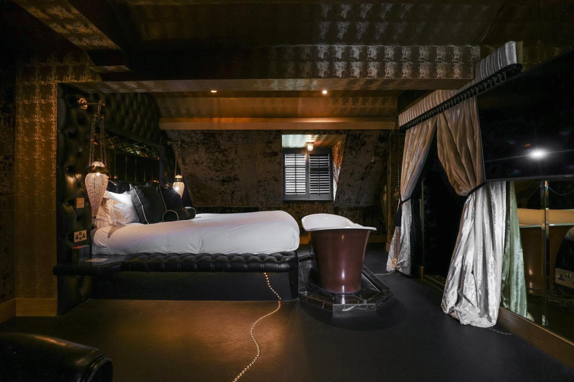 เครซีแบร์ โฮเต็ล เบคอนฟิลด์ Hotel บีคอนส์ฟิลด์ ภายนอก รูปภาพ