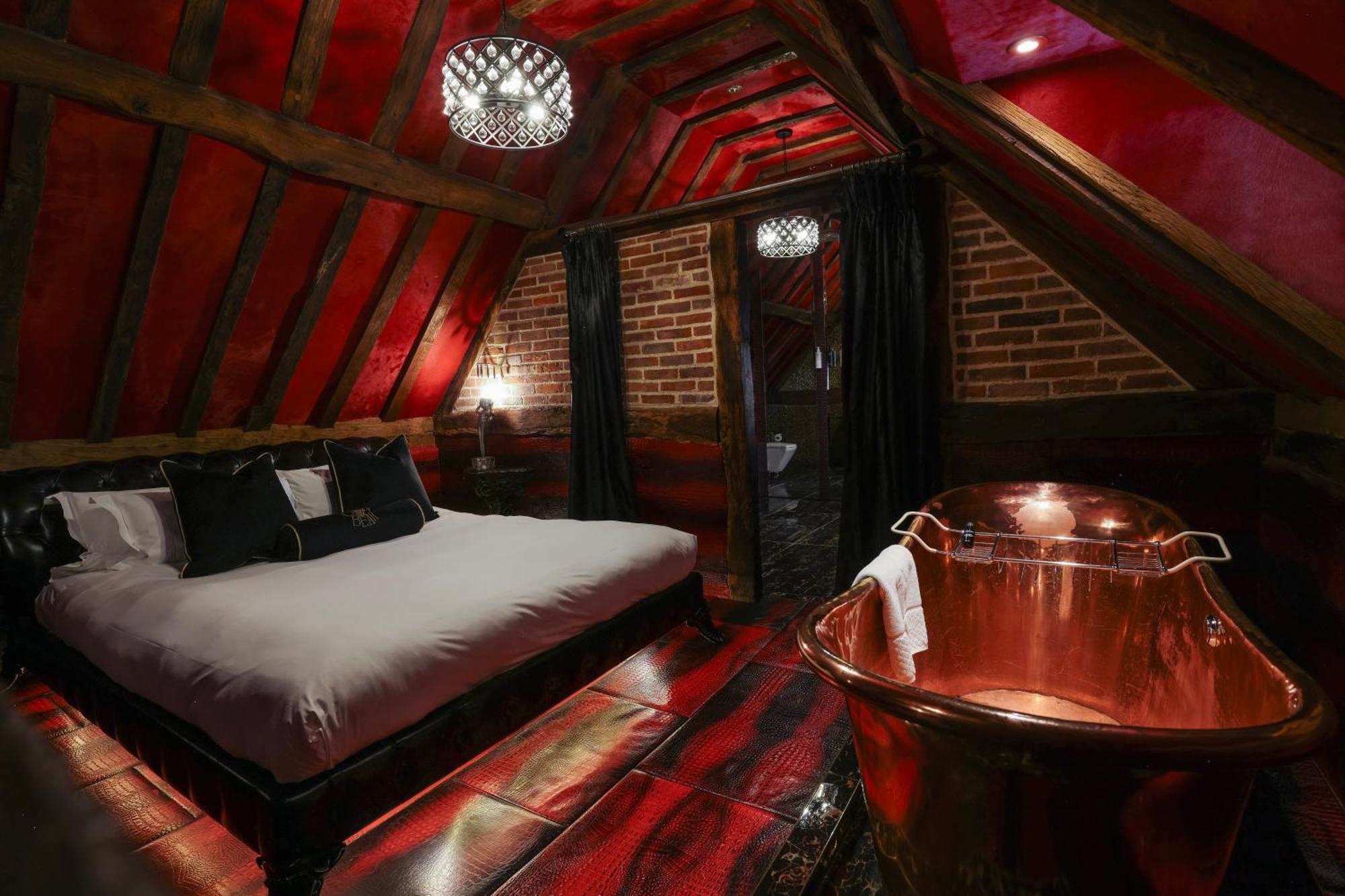 เครซีแบร์ โฮเต็ล เบคอนฟิลด์ Hotel บีคอนส์ฟิลด์ ภายนอก รูปภาพ